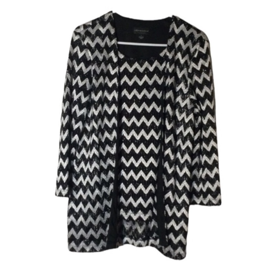 CONNECTED APPAREL Black And Silver CHEVRON Print Top With METALLIC Thread